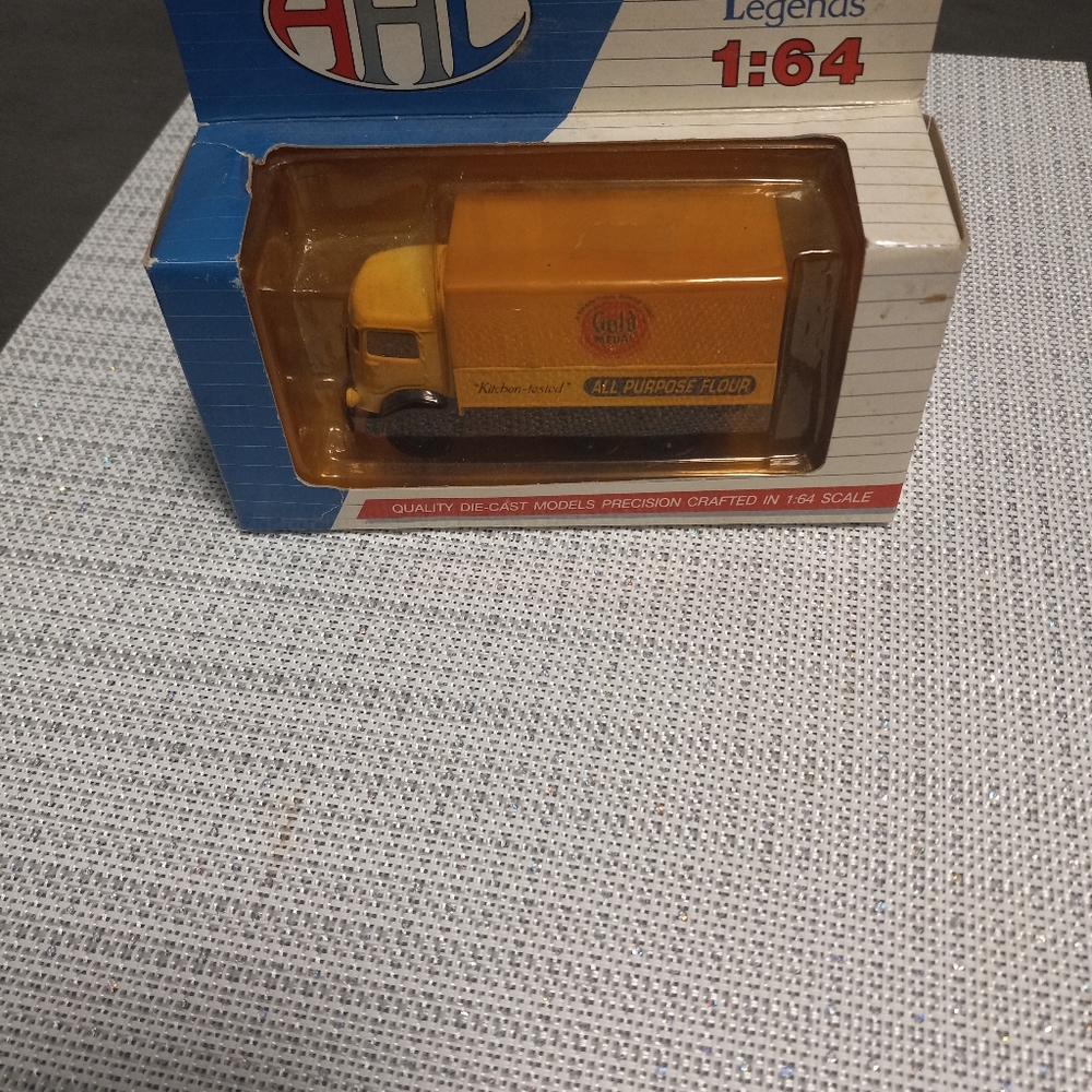 American Highway Legends scale 1:64 Gold Medal Die Cast Truck